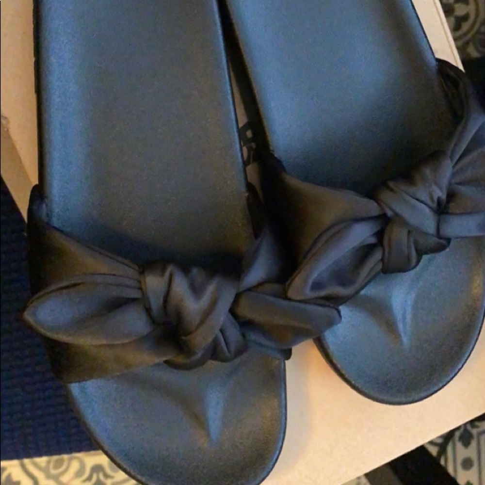 Black PINK Slides (Large 9/10)